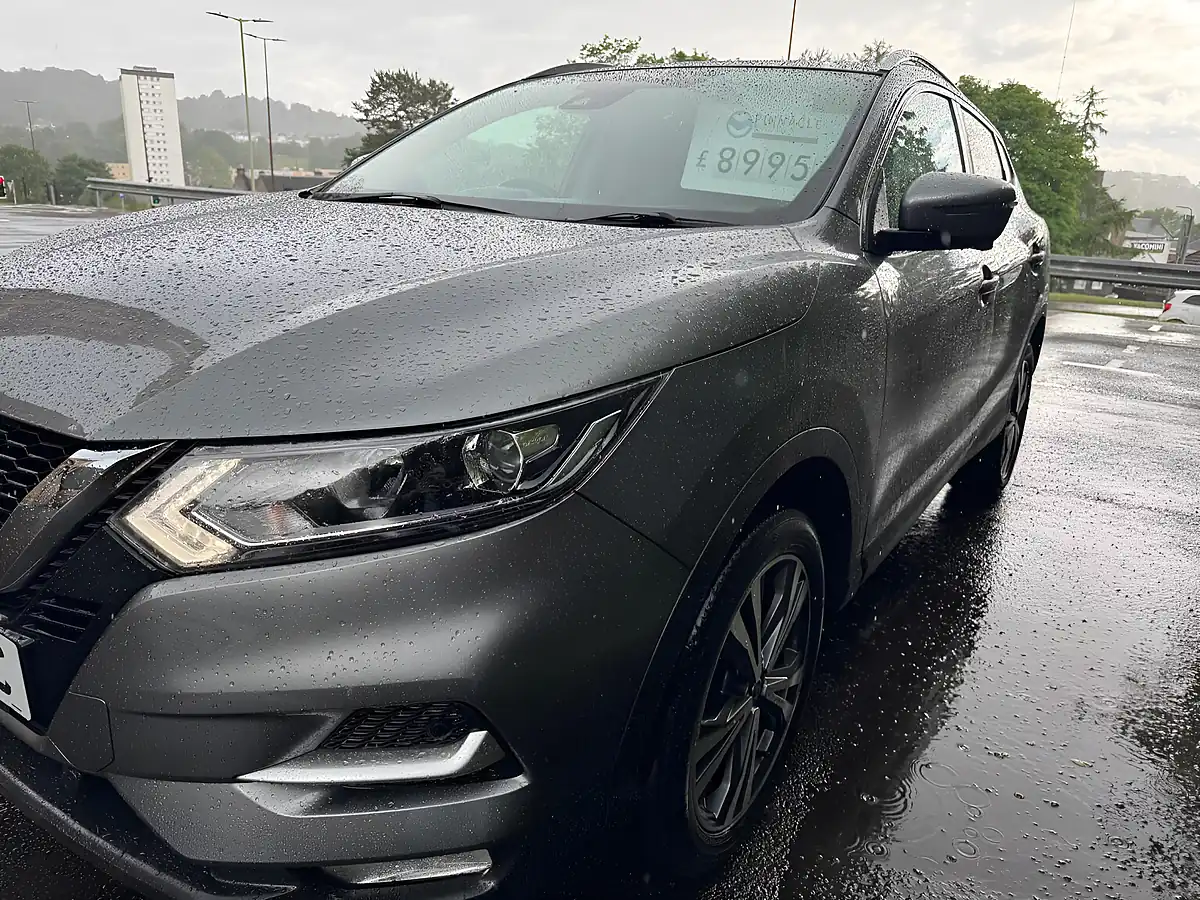 Used 2018 Nissan Qashqai N-Connecta Grey - Interior and Exterior details 16