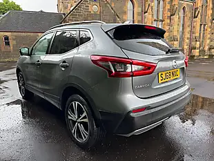 Used 2018 Nissan Qashqai N-Connecta Grey - Interior and Exterior details 8