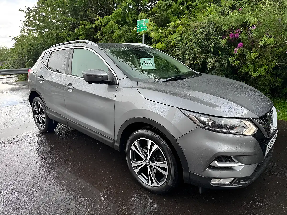 Used 2018 Nissan Qashqai N-Connecta Grey - Interior and Exterior details 9