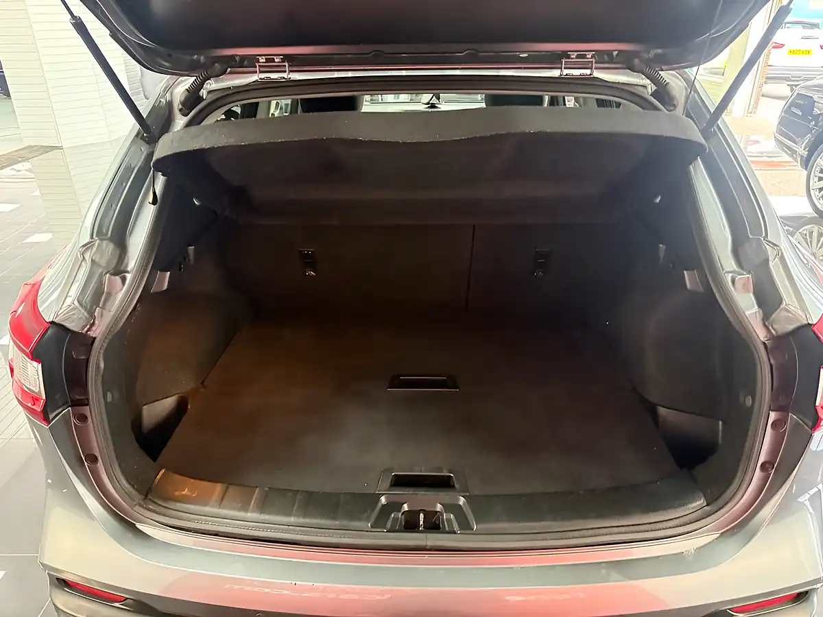Used 2018 Nissan Qashqai N-Connecta Grey - Interior and Exterior details 10