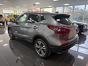 Used 2018 Nissan Qashqai N-Connecta Grey - Interior and Exterior details 11