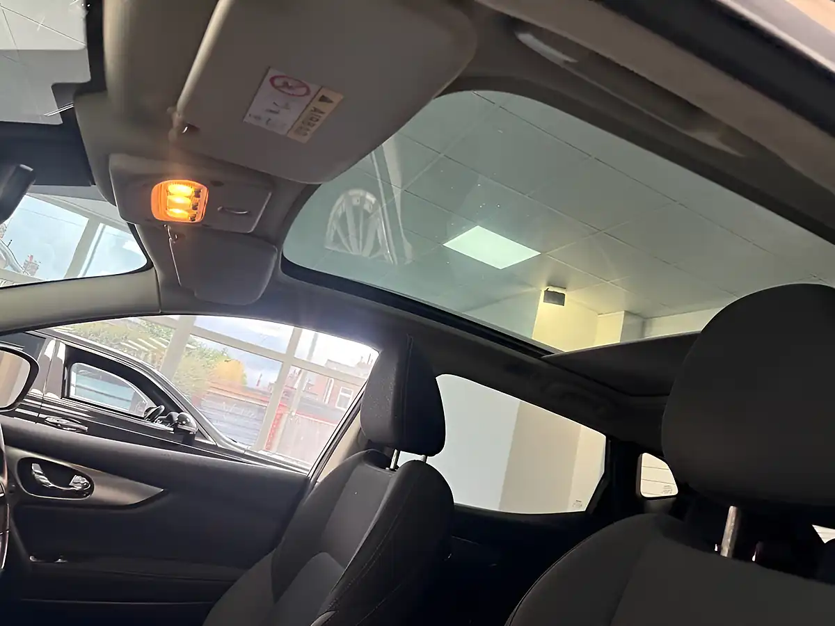 Used 2018 Nissan Qashqai N-Connecta Grey - Interior and Exterior details 16