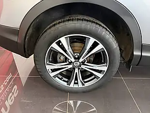 Used 2018 Nissan Qashqai N-Connecta Grey - Interior and Exterior details 3