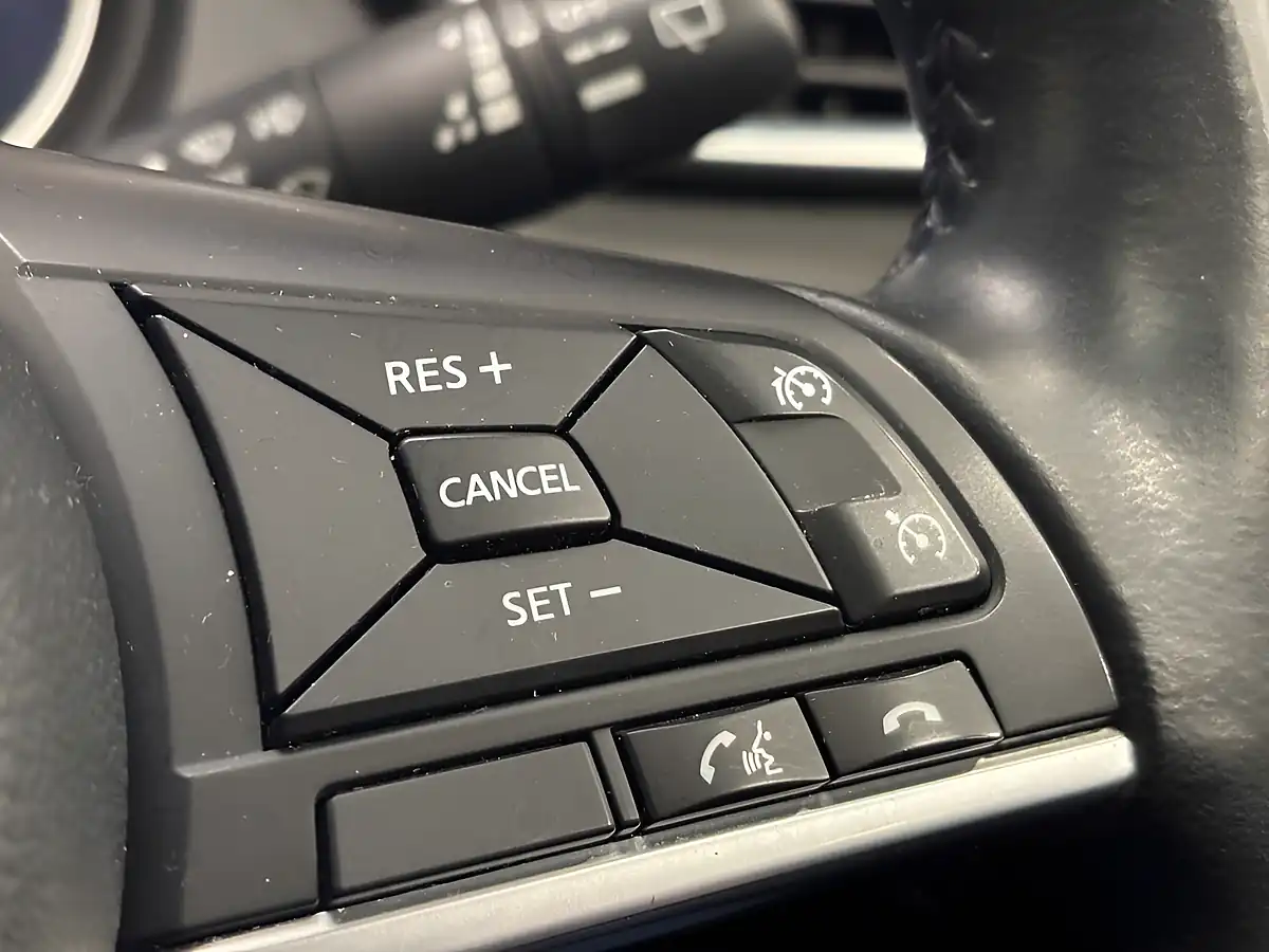 Used 2018 Nissan Qashqai N-Connecta Grey - Interior and Exterior details 15