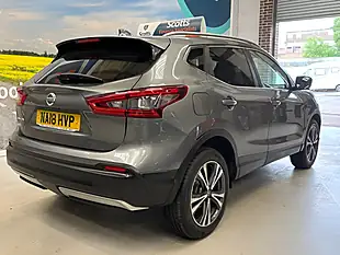 Used 2018 Nissan Qashqai N-Connecta Grey - Interior and Exterior details 5