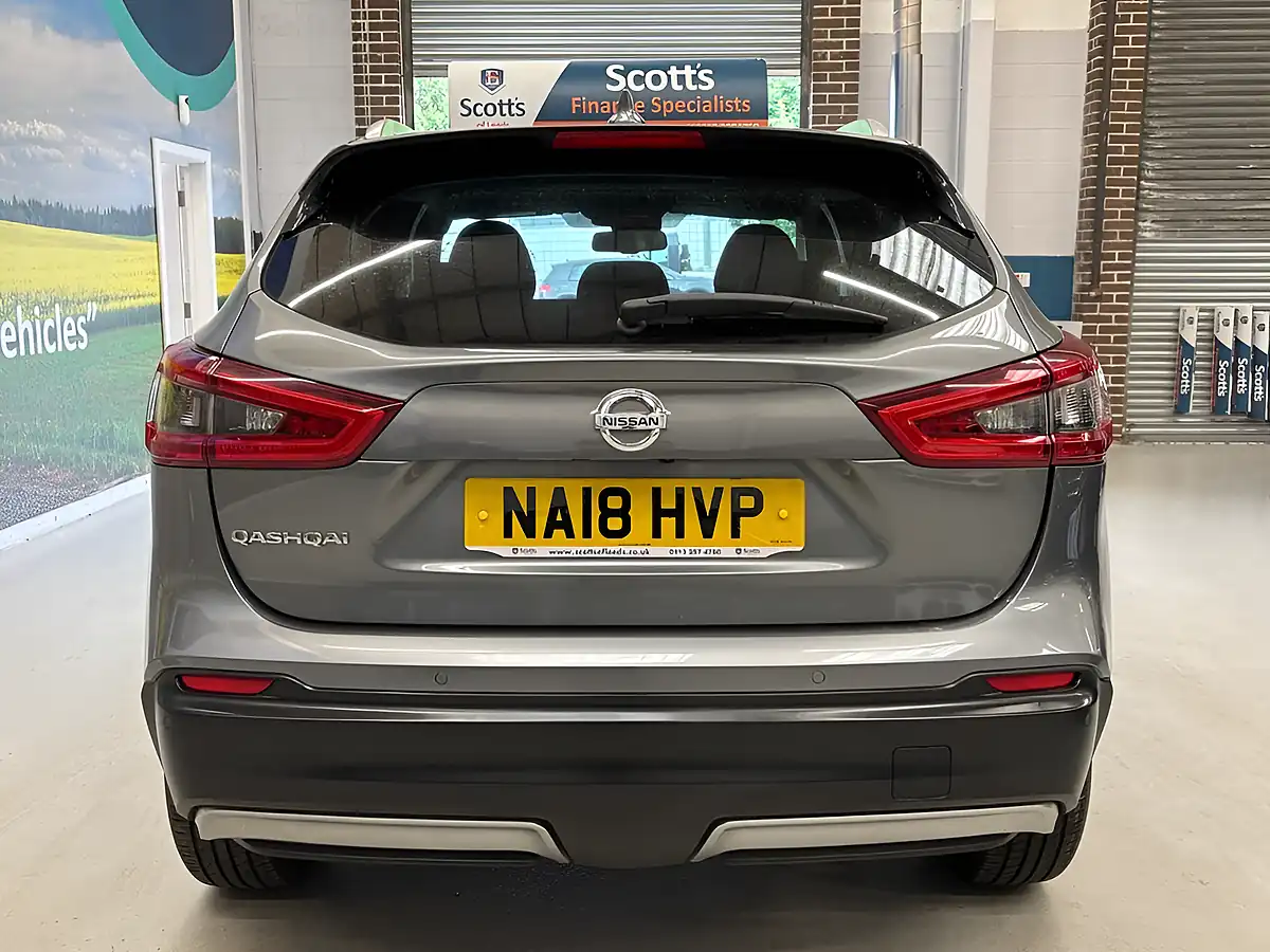 Used 2018 Nissan Qashqai N-Connecta Grey - Interior and Exterior details 6