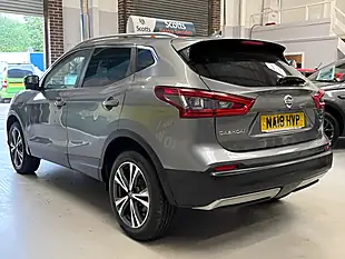 Used 2018 Nissan Qashqai N-Connecta Grey - Interior and Exterior details 7