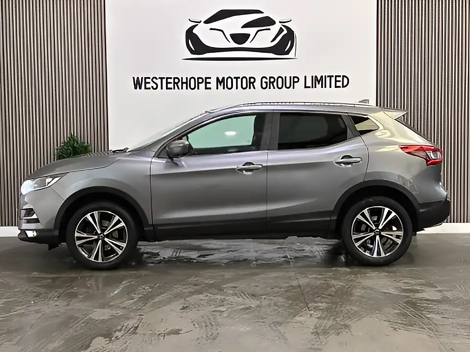 Used 2018 Nissan Qashqai N-Connecta Grey - Interior and Exterior details 11