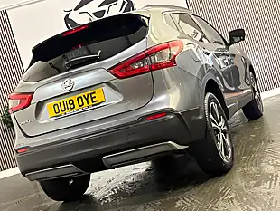 Used 2018 Nissan Qashqai N-Connecta Grey - Interior and Exterior details 12