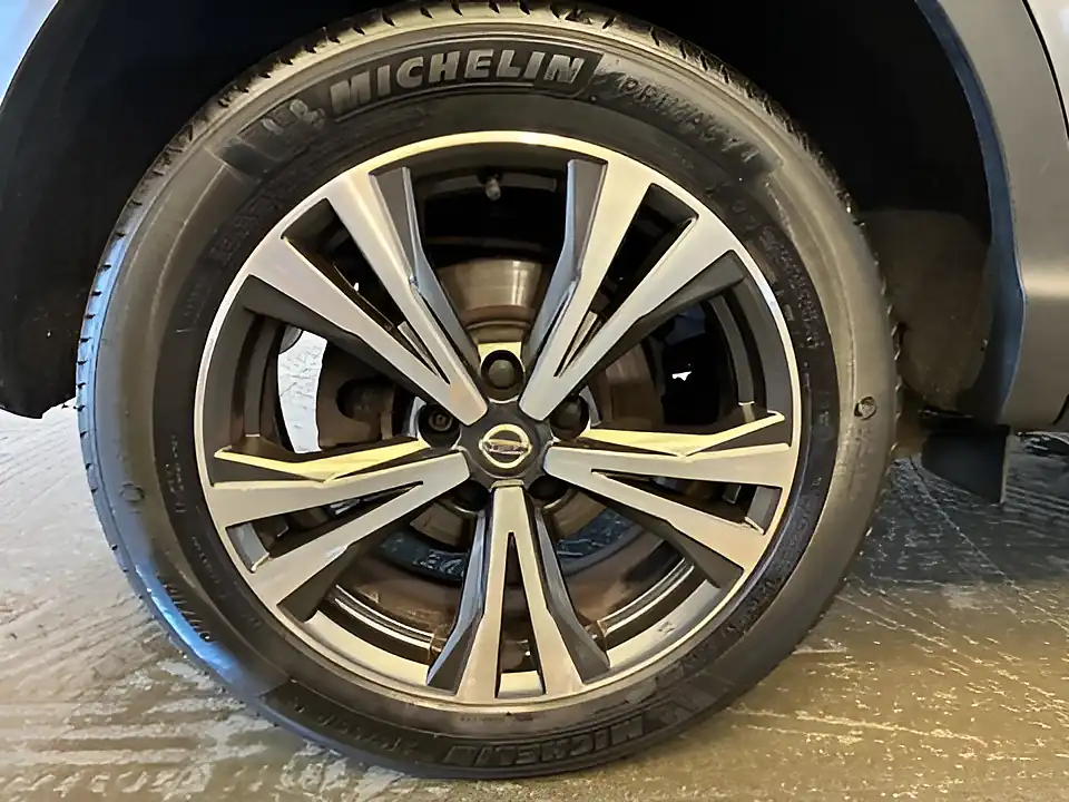 Used 2018 Nissan Qashqai N-Connecta Grey - Interior and Exterior details 15