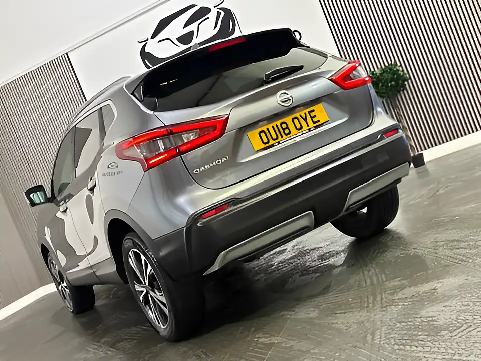 Used 2018 Nissan Qashqai N-Connecta Grey - Interior and Exterior details 7