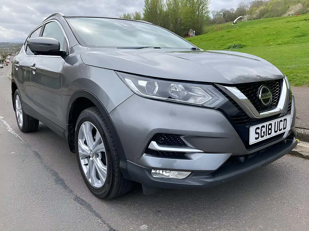Used 2018 Nissan Qashqai N-Connecta Grey - Front View