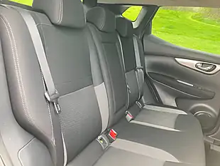 Used 2018 Nissan Qashqai N-Connecta Grey - Interior and Exterior details 13
