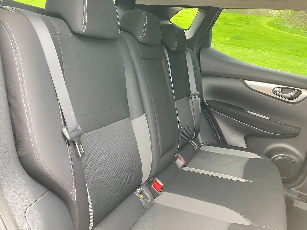Used 2018 Nissan Qashqai N-Connecta Grey - Interior and Exterior details 13