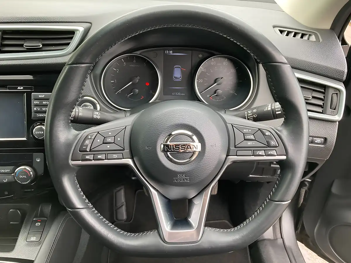Used 2018 Nissan Qashqai N-Connecta Grey - Interior and Exterior details 17