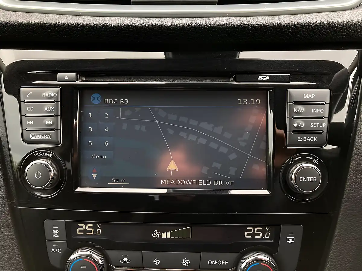 Used 2018 Nissan Qashqai N-Connecta Grey - Interior and Exterior details 20