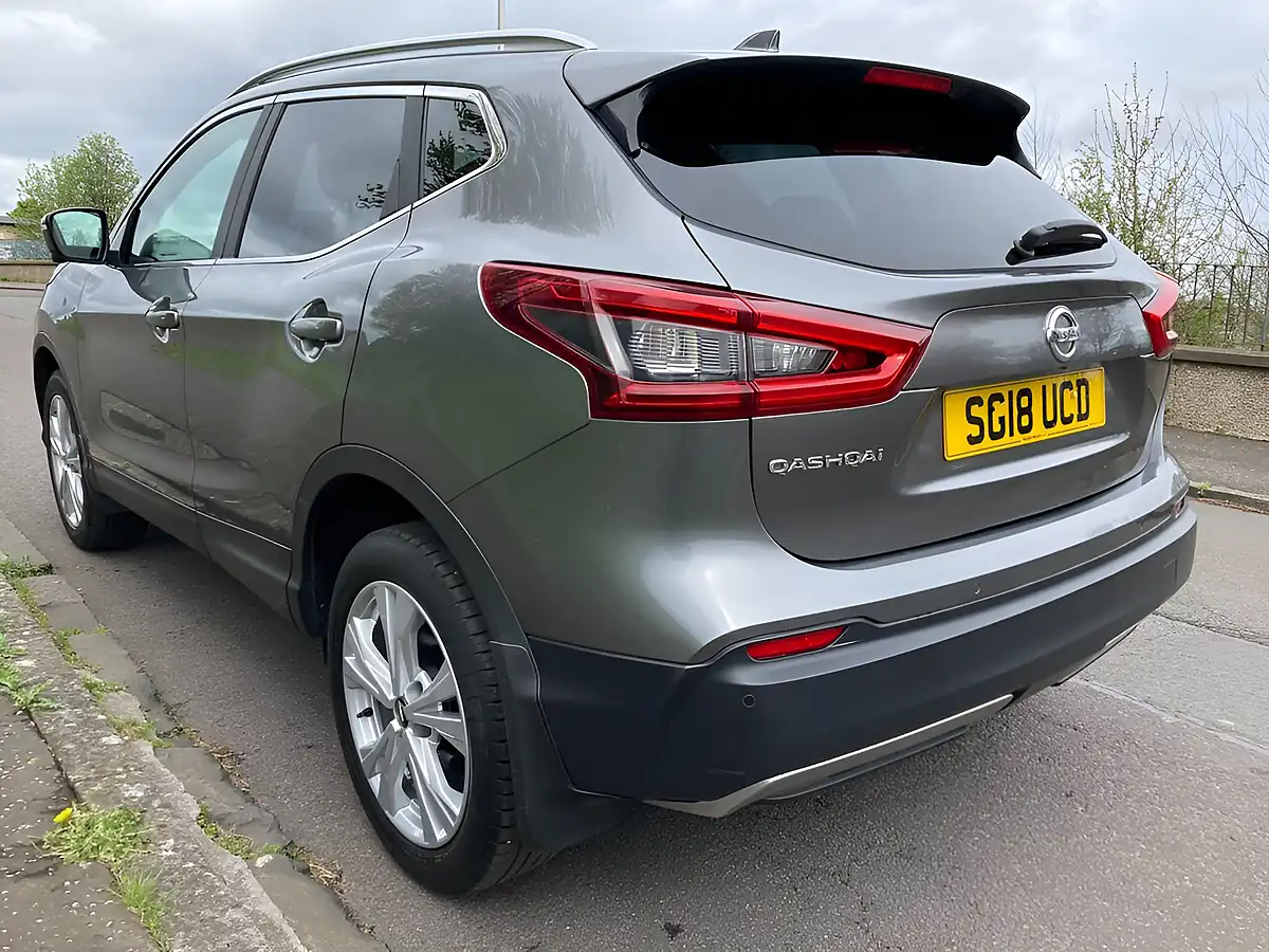 Used 2018 Nissan Qashqai N-Connecta Grey - Interior and Exterior details 5