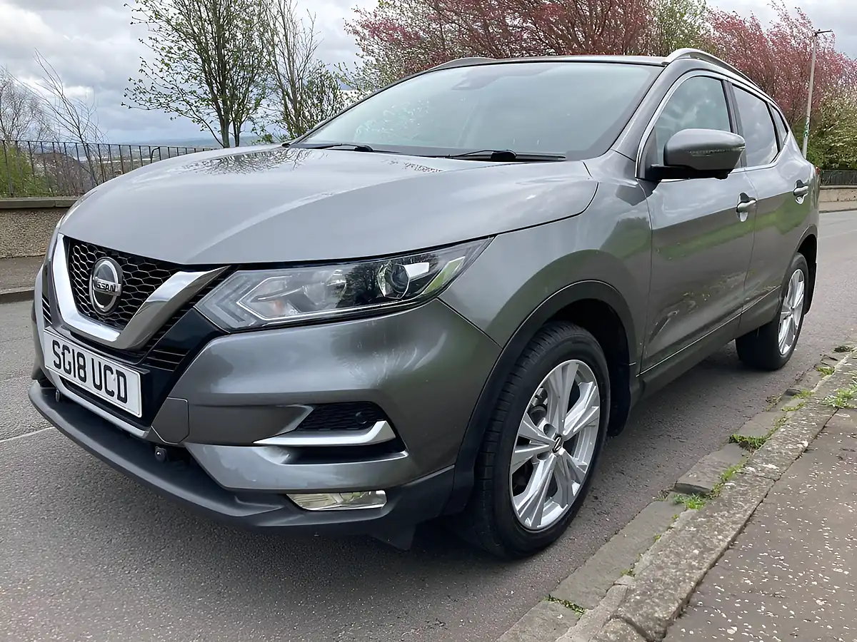 Used 2018 Nissan Qashqai N-Connecta Grey - Interior and Exterior details 7