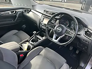 Used 2018 Nissan Qashqai N-Connecta Grey - Interior and Exterior details 10