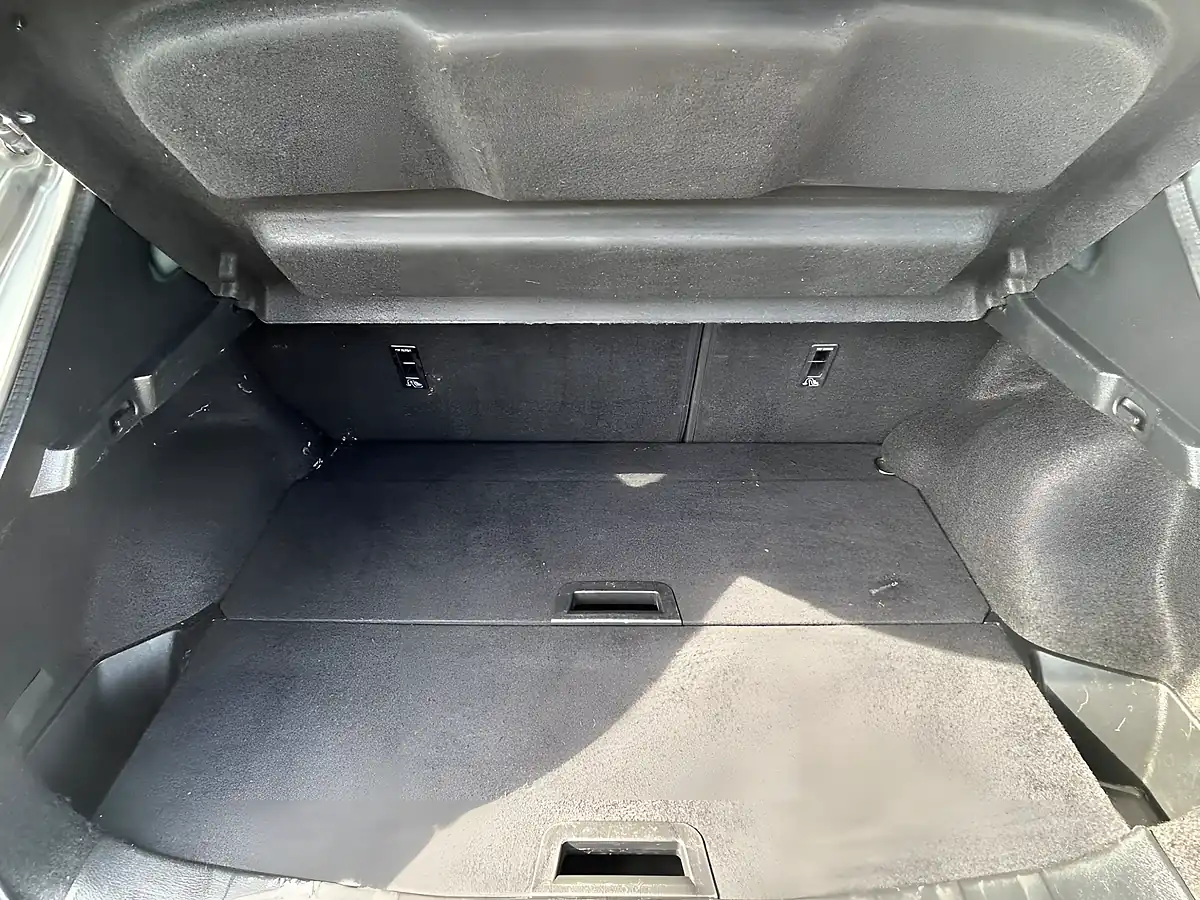 Used 2018 Nissan Qashqai N-Connecta Grey - Interior and Exterior details 18