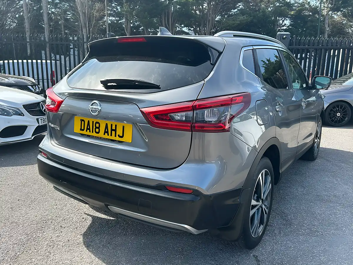 Used 2018 Nissan Qashqai N-Connecta Grey - Interior and Exterior details 6