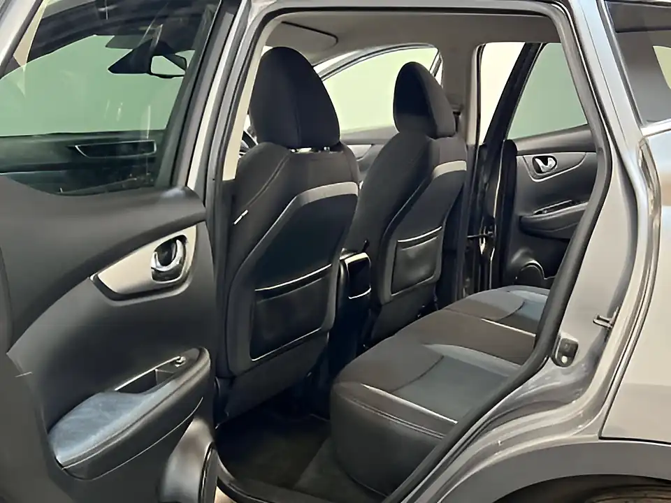 Used 2018 Nissan Qashqai N-Connecta Grey - Interior and Exterior details 17