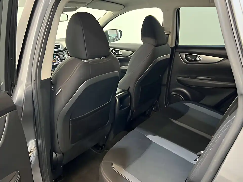 Used 2018 Nissan Qashqai N-Connecta Grey - Interior and Exterior details 18