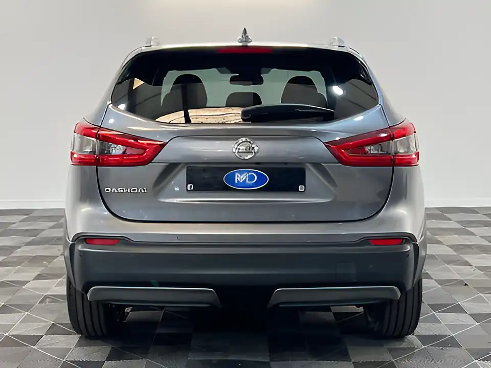 Used 2018 Nissan Qashqai N-Connecta Grey - Interior and Exterior details 5