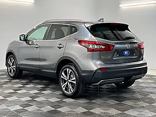 Used 2018 Nissan Qashqai N-Connecta Grey - Interior and Exterior details 7