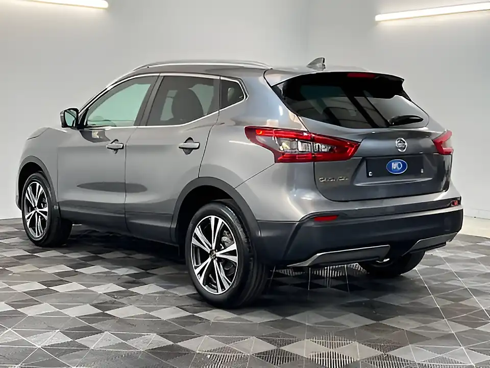 Used 2018 Nissan Qashqai N-Connecta Grey - Interior and Exterior details 7