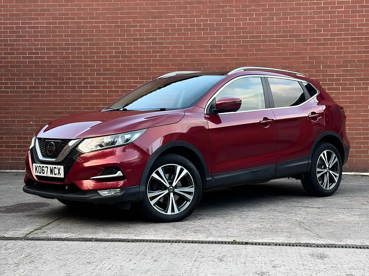 Used 2018 Nissan Qashqai N-Connecta Red - Interior and Exterior details 2