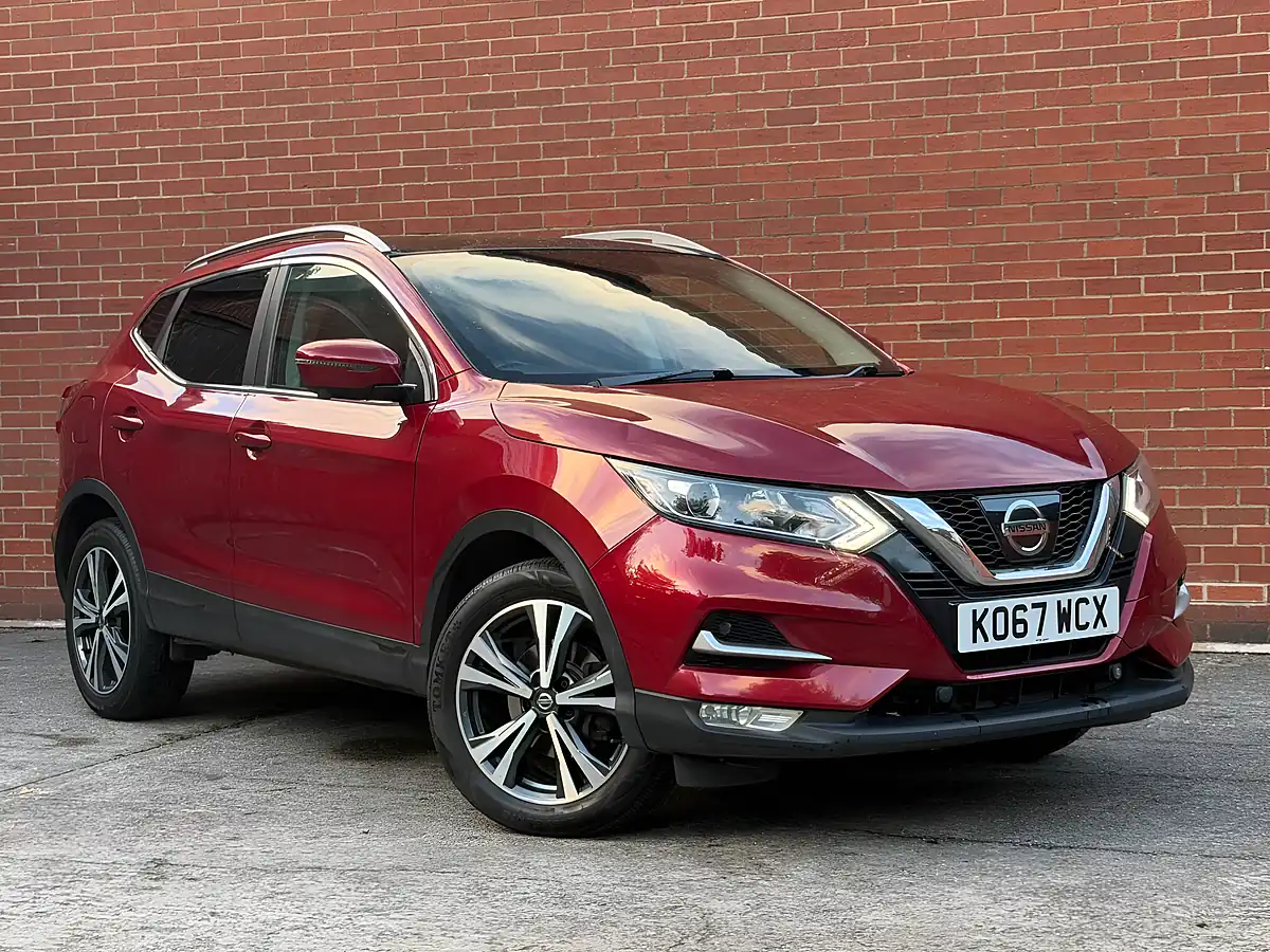 Used 2018 Nissan Qashqai N-Connecta Red - Interior and Exterior details 5