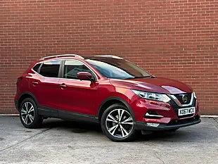 Used 2018 Nissan Qashqai N-Connecta Red - Interior and Exterior details 9