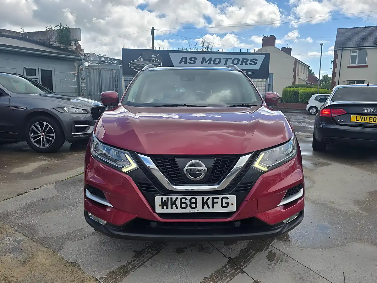 Used 2018 Nissan Qashqai N-Connecta Red - Interior and Exterior details 2