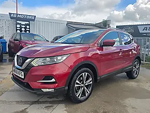 Used 2018 Nissan Qashqai N-Connecta Red - Interior and Exterior details 3