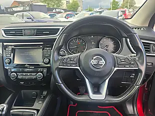 Used 2018 Nissan Qashqai N-Connecta Red - Interior and Exterior details 9