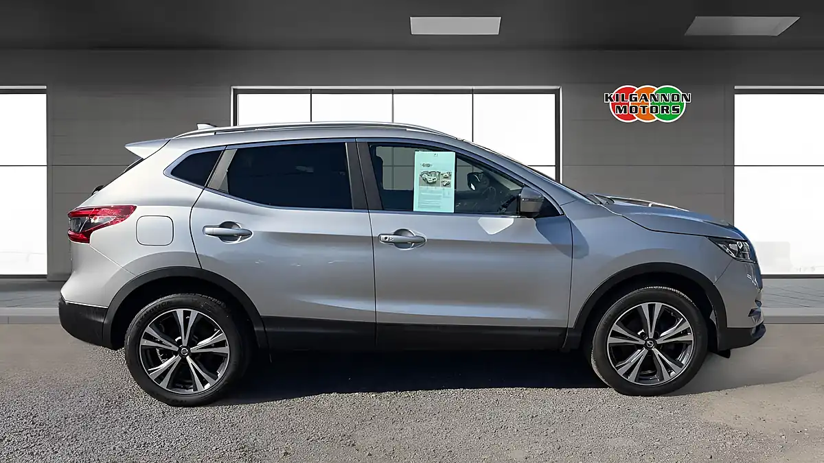 Used 2018 Nissan Qashqai N-Connecta Silver - Interior and Exterior details 16