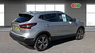 Used 2018 Nissan Qashqai N-Connecta Silver - Interior and Exterior details 18