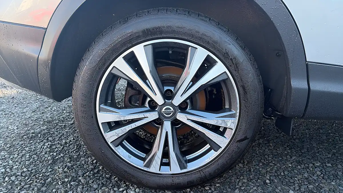 Used 2018 Nissan Qashqai N-Connecta Silver - Interior and Exterior details 19
