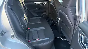 Used 2018 Nissan Qashqai N-Connecta Silver - Interior and Exterior details 9