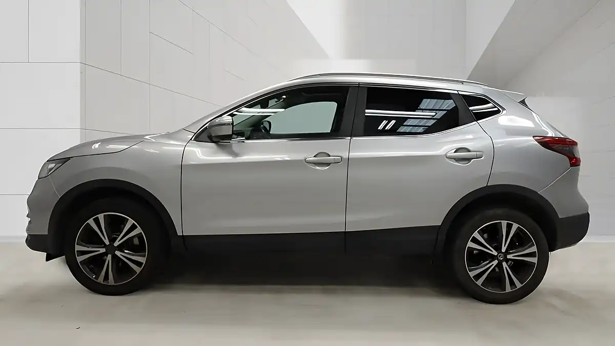 Used 2018 Nissan Qashqai N-Connecta Silver - Interior and Exterior details 12