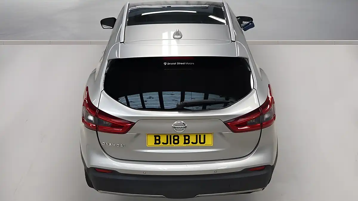 Used 2018 Nissan Qashqai N-Connecta Silver - Interior and Exterior details 14