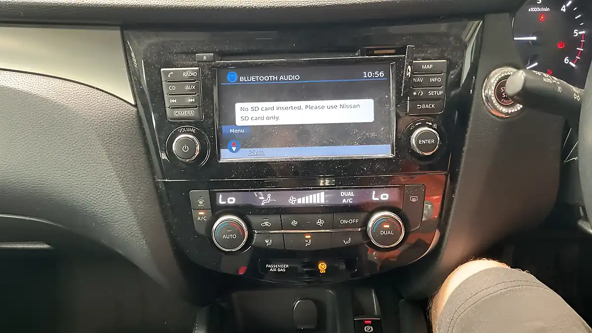 Used 2018 Nissan Qashqai N-Connecta Silver - Interior and Exterior details 18