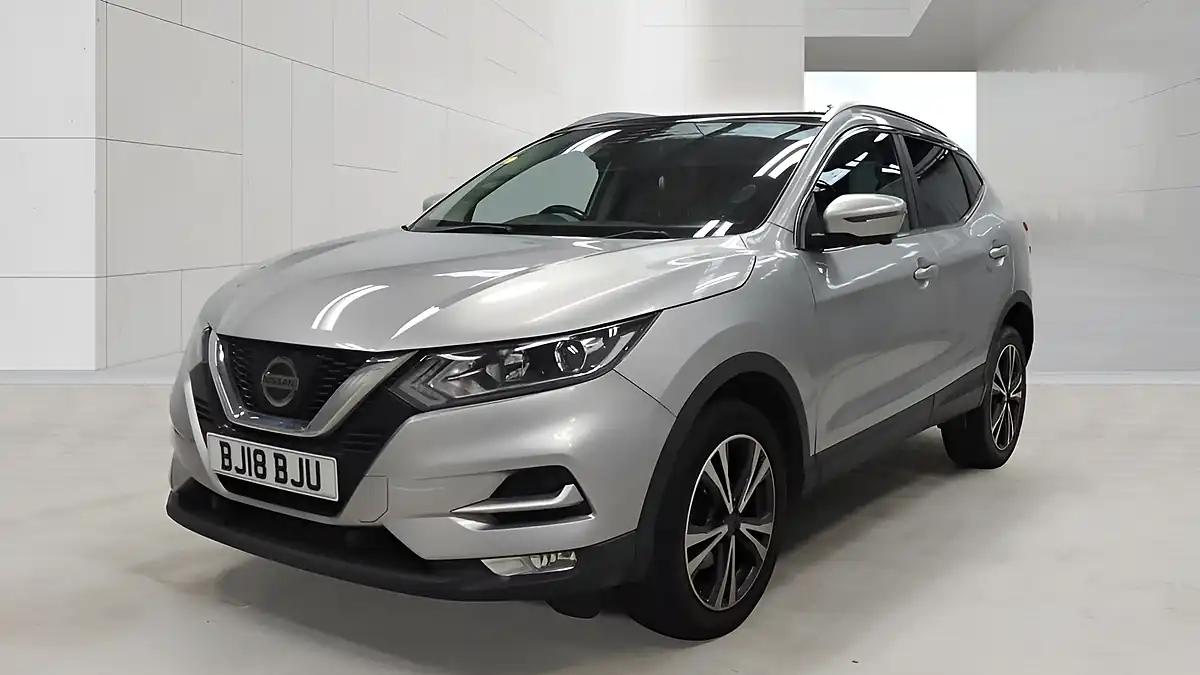 Used 2018 Nissan Qashqai N-Connecta Silver - Interior and Exterior details 8