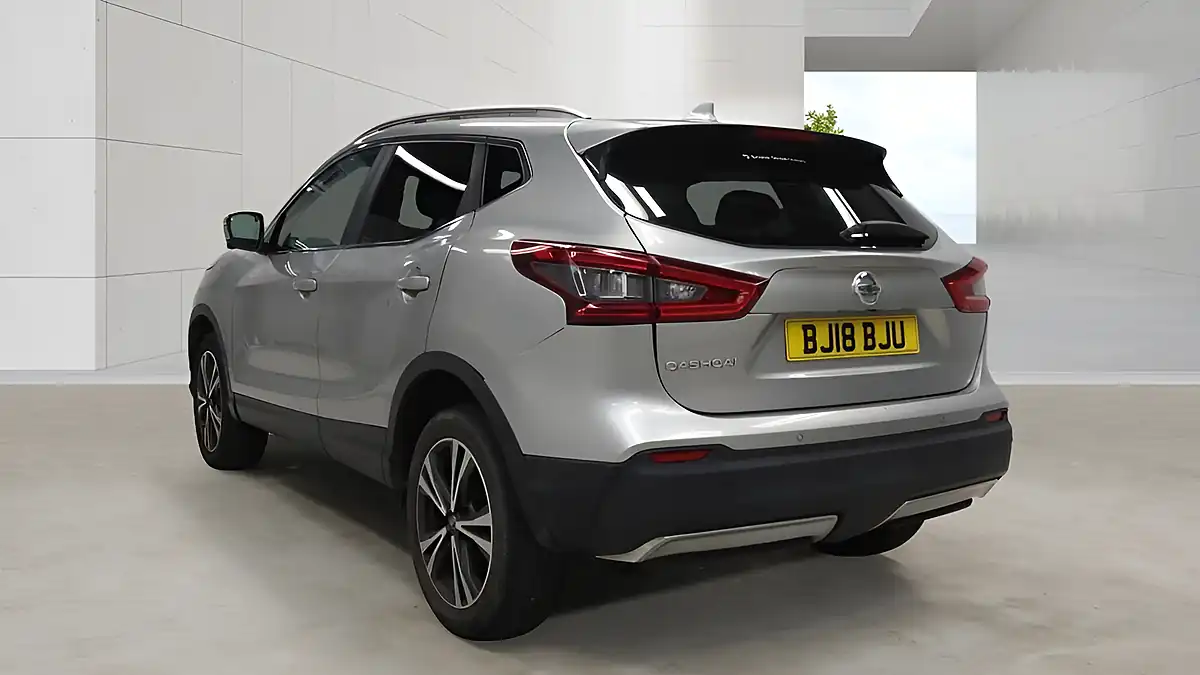 Used 2018 Nissan Qashqai N-Connecta Silver - Interior and Exterior details 9