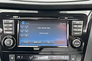 Used 2018 Nissan Qashqai N-Connecta Silver - Interior and Exterior details 18