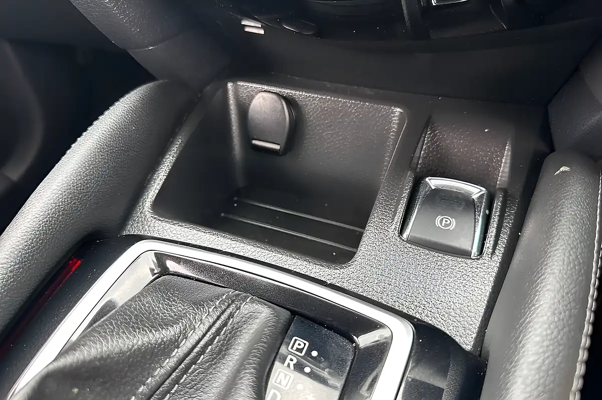 Used 2018 Nissan Qashqai N-Connecta Silver - Interior and Exterior details 20
