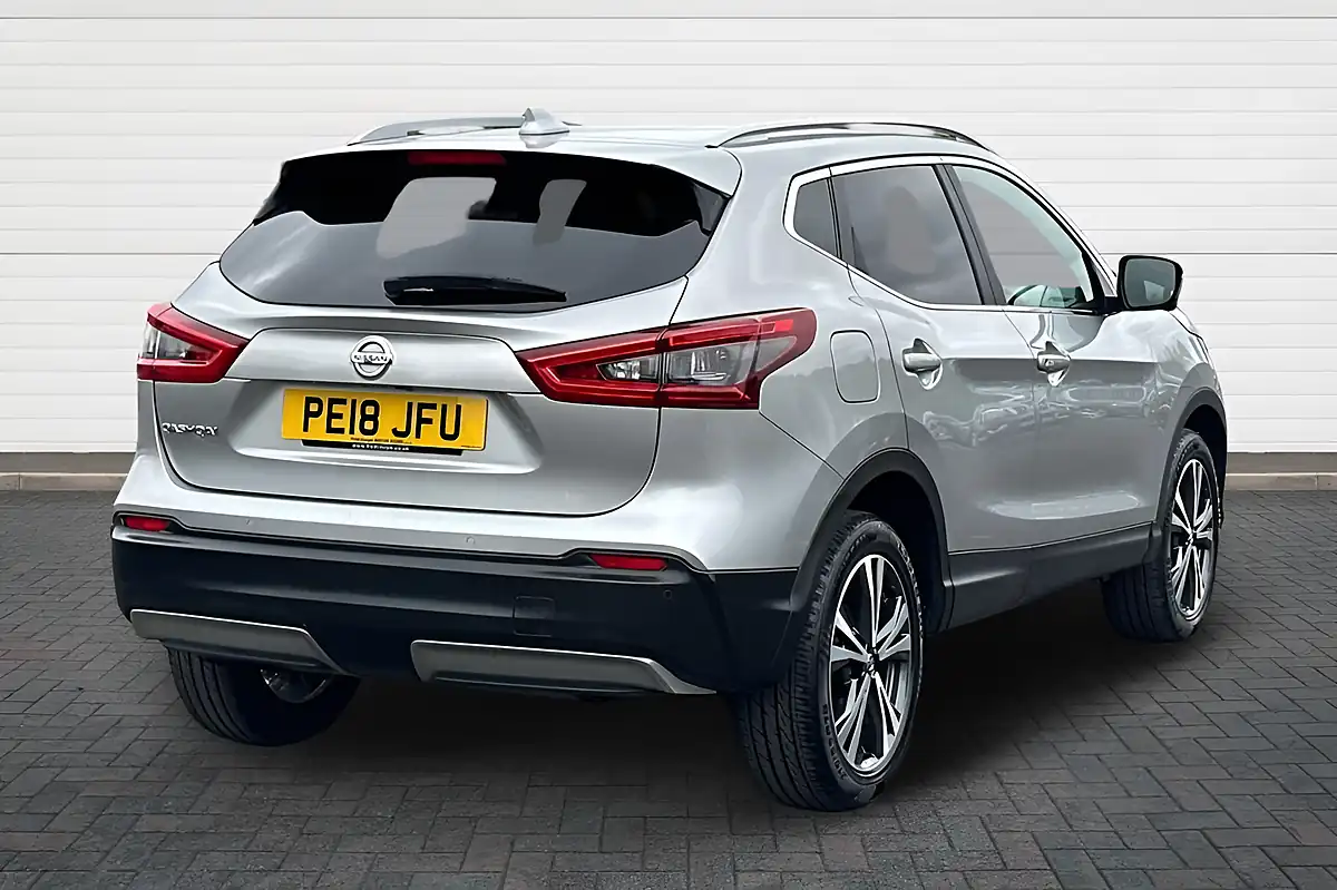Used 2018 Nissan Qashqai N-Connecta Silver - Interior and Exterior details 3