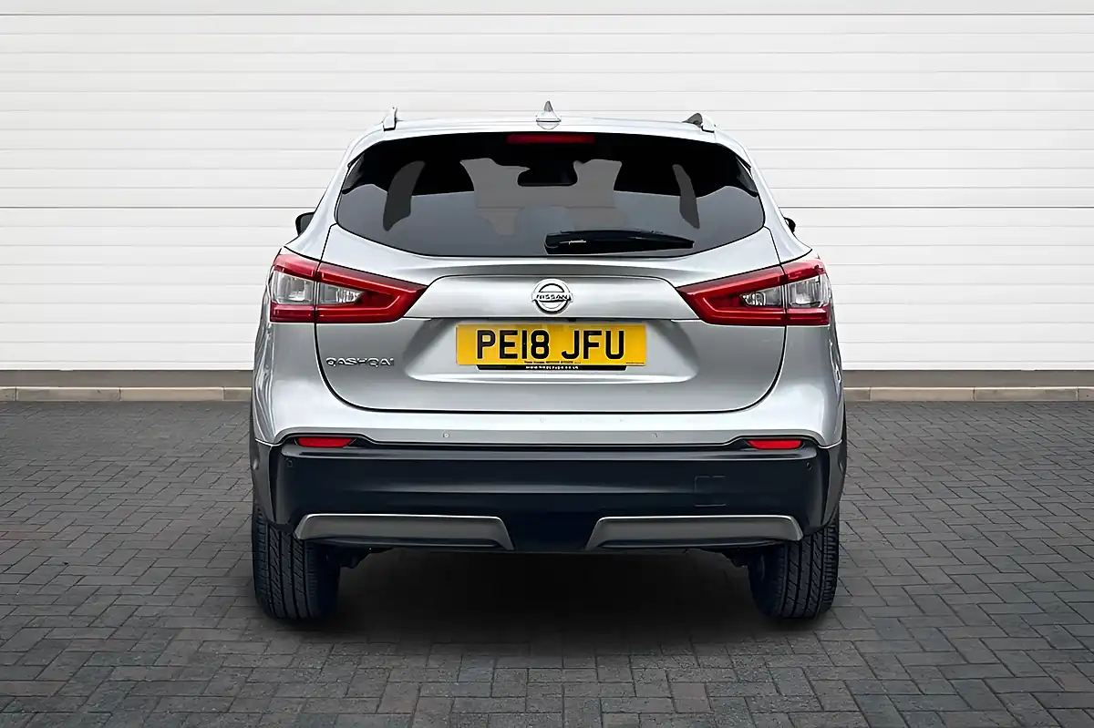 Used 2018 Nissan Qashqai N-Connecta Silver - Interior and Exterior details 4