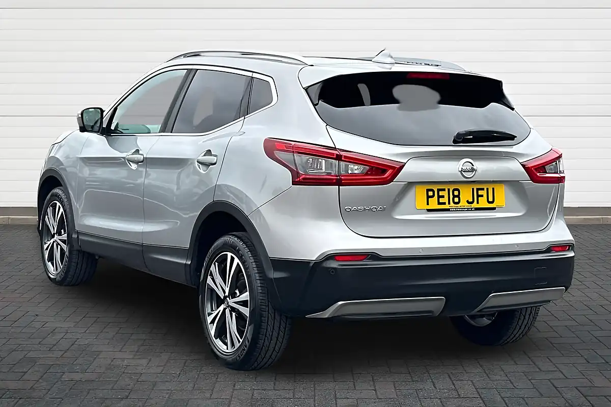 Used 2018 Nissan Qashqai N-Connecta Silver - Interior and Exterior details 5
